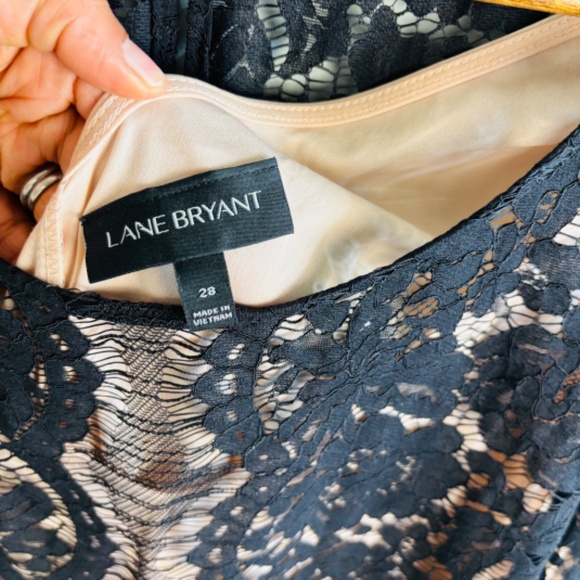 Lane Bryant Lace Bell Sleeve Flounce Dress Size 28 - Picture 4 of 5